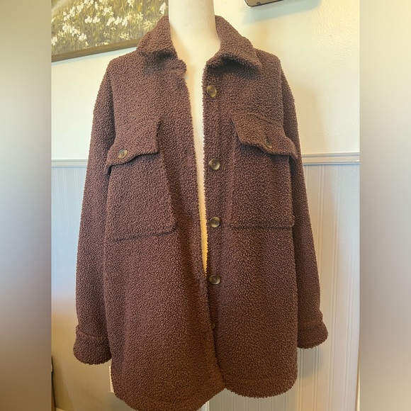 Abercrombie & Fitch Sherpa Shirt Shacket / Winterwear / Size: Large - Picture 4 of 9